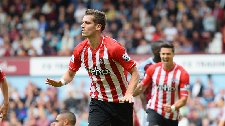english-premier-football-park-morgan-schneiderlin-of-southampton-celebrates_3197666