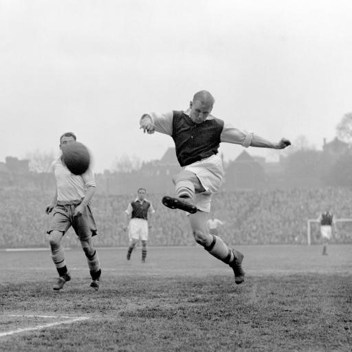 Clifff Bastin in action (1)